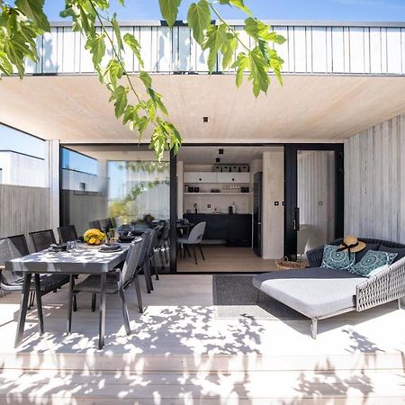 Arcadia Eco-Luxe Mobile Homes With Infinity Pool By Oiko Collection Privlaka  Ngoại thất bức ảnh